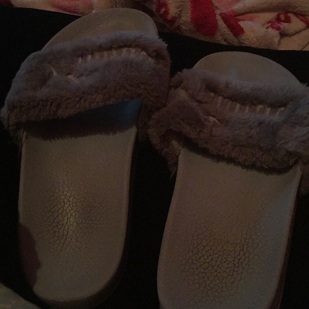 Rihanna puma slides